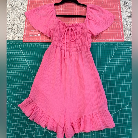 Women's Carole Christian Pink Smocked Ruffle Hem Romper Flutter Sleeve - Picture 4 of 8